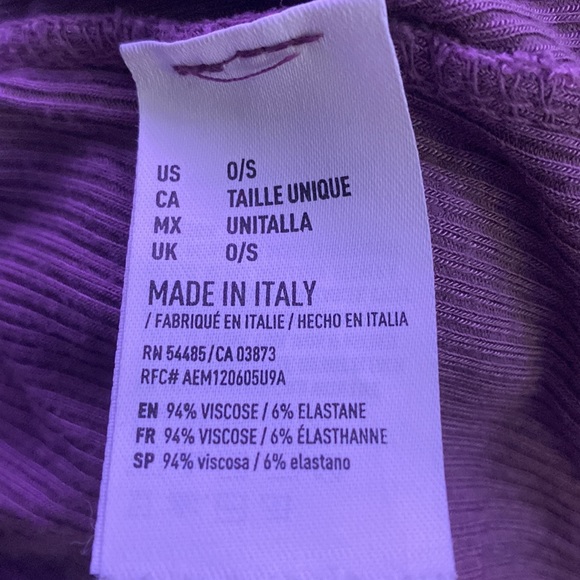 Made in Italy, nice long sleeve, comfortable and complements ur form - Picture 5 of 5